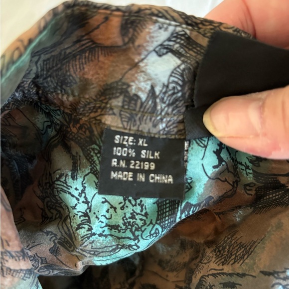 Colore Italia Patterned Silk Button Up size XL - Picture 7 of 9